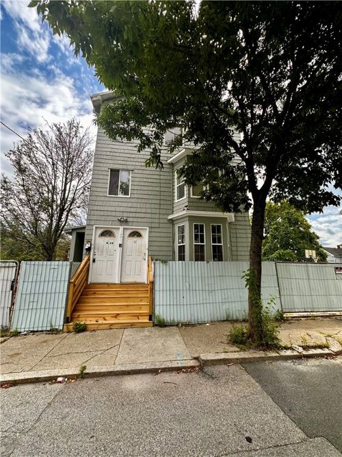 13 Esten St, Providence, RI, 02908-4872 | Card Image
