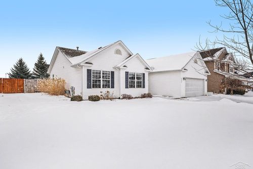 8426 Waxwing Drive, Tittabawassee Township, MI, 48623 | Card Image