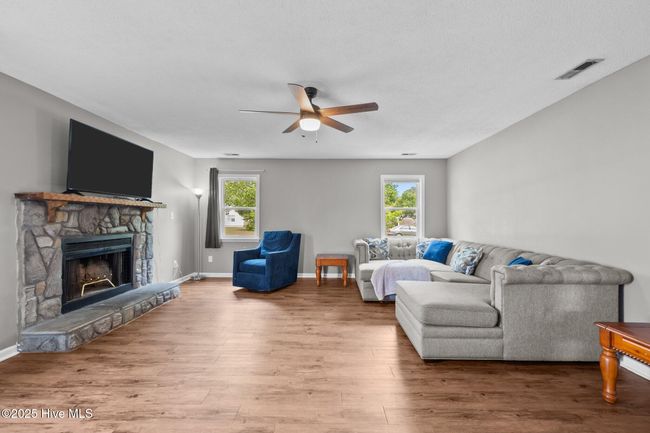 308 Dayrell Dr, House other with 3 bedrooms, 2 bathrooms and null parking in Hubert NC | Image 9
