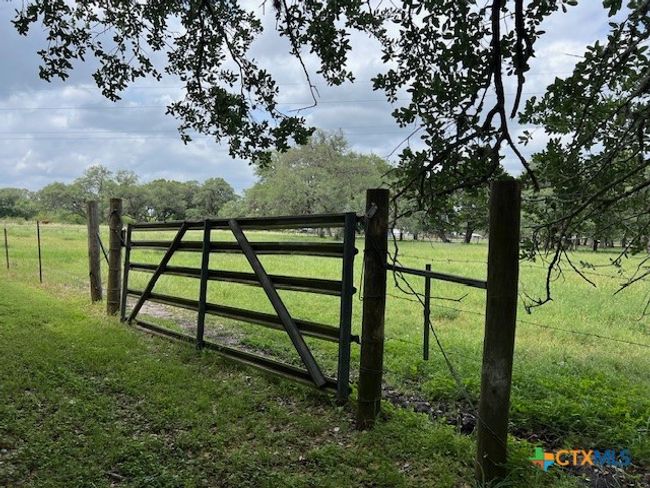1037 Noll Rd, House other with 3 bedrooms, 3 bathrooms and null parking in Meyersville TX | Image 38