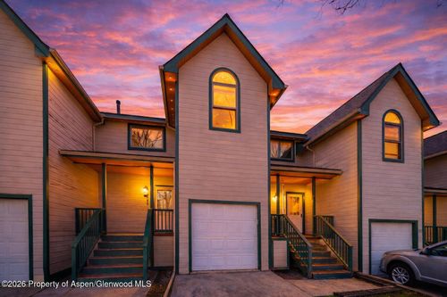 682 Alder Rdg, New Castle, CO, 81647-9457 | Card Image