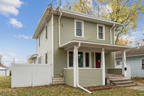525 Evergreen Ave, Waterloo, IA, 50701-2105 | Card Image