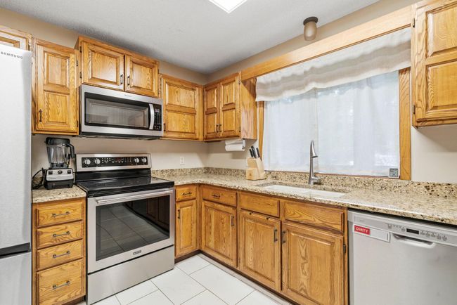 Plenty of counter space! | Image 13