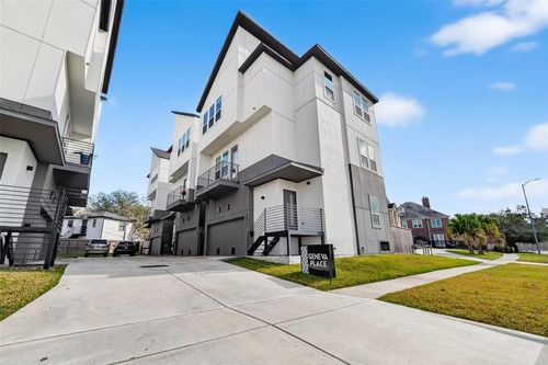 2511 N Macgregor Way, Houston, TX, 77004-7604 | Card Image