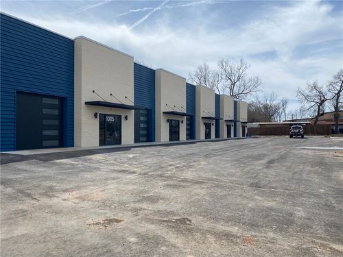 1005 N Bloomington St, Lowell, AR, 72745-9671 | Card Image