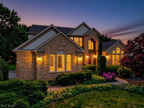 9615 Windsor Way, Twinsburg, OH, 44087-3261 | Card Image