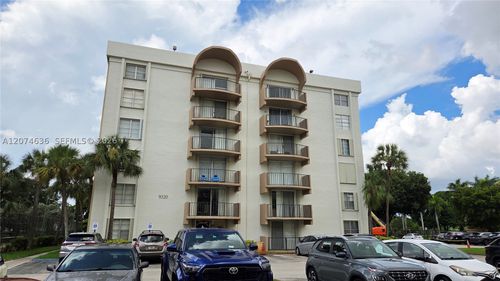 401-9320 Fontainebleau Blvd, Miami, FL, 33172-4271 | Card Image