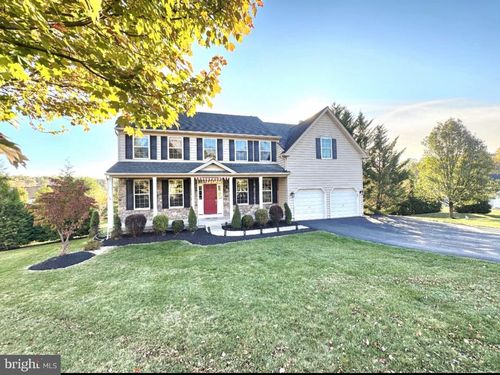 1002 Circle Ct, POTTSTOWN, PA, 19465-7891 | Card Image