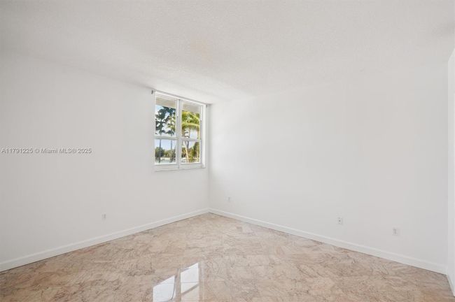 302 - 5970 Indian Creek Dr, Condo with 3 bedrooms, 3 bathrooms and null parking in Miami Beach FL | Image 9