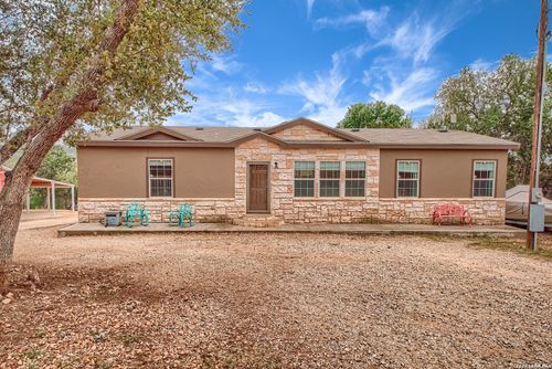 349 County Road 2471, Hondo, TX, 78861-6567 | Card Image