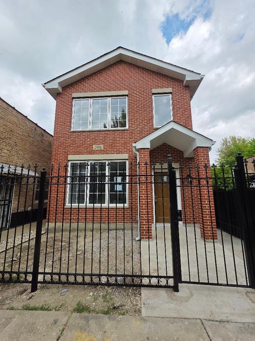 2904 40th St, Chicago, IL, 60632-1819 | Card Image