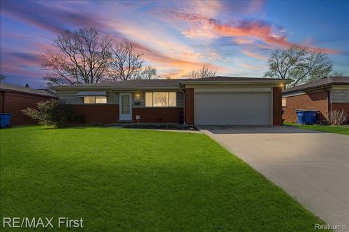 31711 Shawn Dr, Warren, MI, 48088-2996 | Card Image