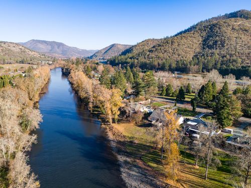 1424 Rogue River Highway, Gold Hill, OR, 97525 | Card Image