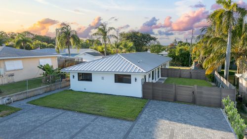 303/305 De Carie, Delray Beach, FL, 33444 | Card Image
