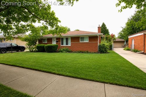 6723 Kinmore St, Dearborn Heights, MI, 48127-2036 | Card Image