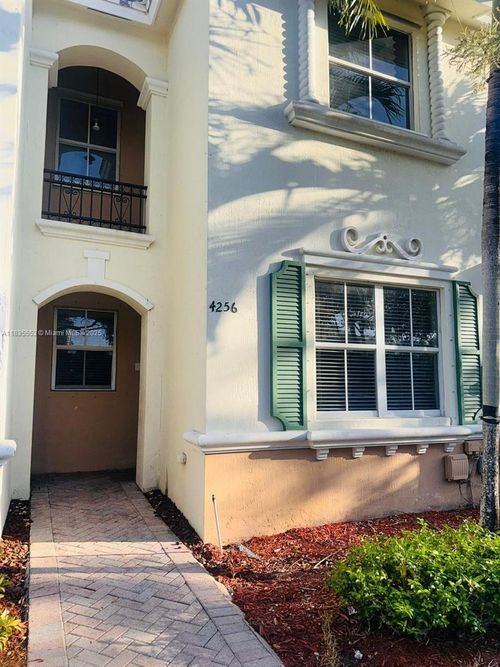 4256-4256 Ne 9th St, Homestead, FL, 33033-5580 | Card Image
