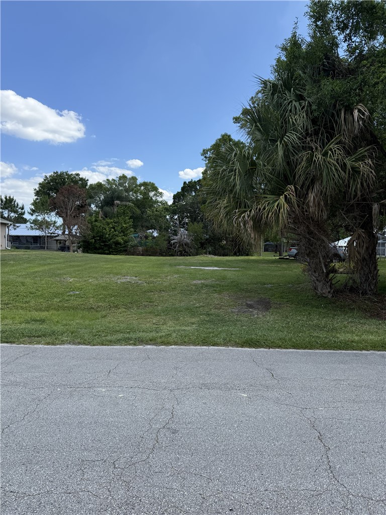 Land in Sebastian 4