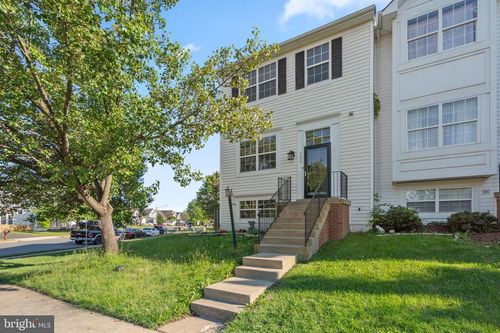 8699 Farnham Way, BRISTOW, VA, 20136-2024 | Card Image