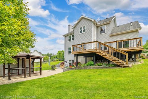 11213 Youngstree Ct, Davisburg, MI, 48350-3147 | Card Image