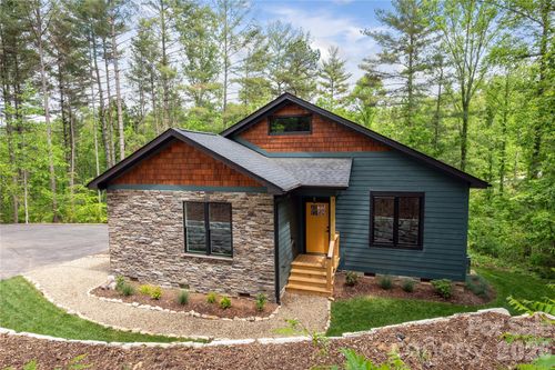 22 Deep Woods Rd, Weaverville, NC, 28787-8399 | Card Image