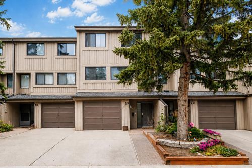 19-10401 19 Street Sw, Calgary, AB, T2W3E7 | Card Image