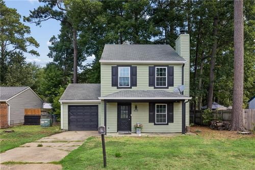 453 Wyn Dr, Newport News, VA, 23608-8607 | Card Image