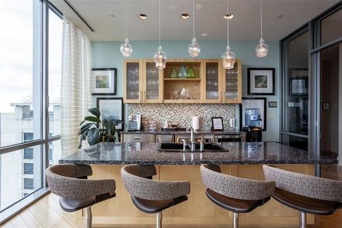 apt-2203-1301 Throckmorton St, Fort Worth, TX, 76102-6320 | Card Image