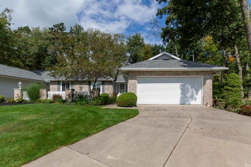 51718 Heath Ct, South Bend, IN, 46637-2146 | Card Image
