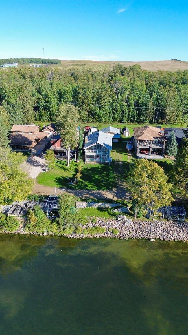 27 Lakeshore Dr, House other with 4 bedrooms, 2 bathrooms and 5 parking in Sundance Beach AB | Image 39