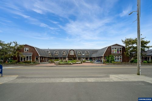 172 N Hemlock St, Cannon Beach, OR, 97110-3037 | Card Image
