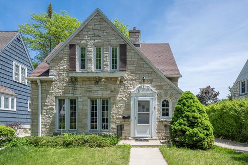 5516 N Lydell Avenue, Whitefish Bay, WI, 53217 | Card Image