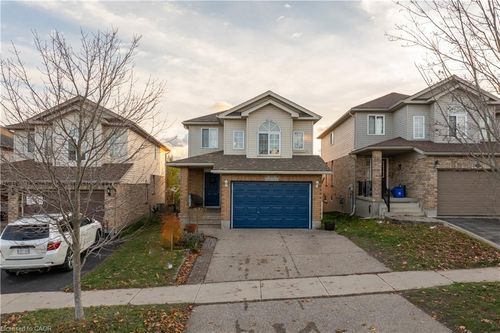 35 Templewood Dr, Kitchener, ON, N2R1K9 | Card Image