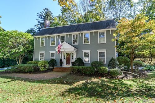 3 Garden Rd, Wellesley, MA, 02481-3018 | Card Image