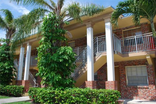 apt-10w-75 Fairway Dr, Miami Springs, FL, 33166-5846 | Card Image