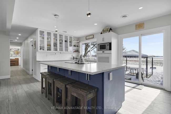 9755 Longwoods Rd, House other with 5 bedrooms, 3 bathrooms and 4 parking in London ON | Image 18