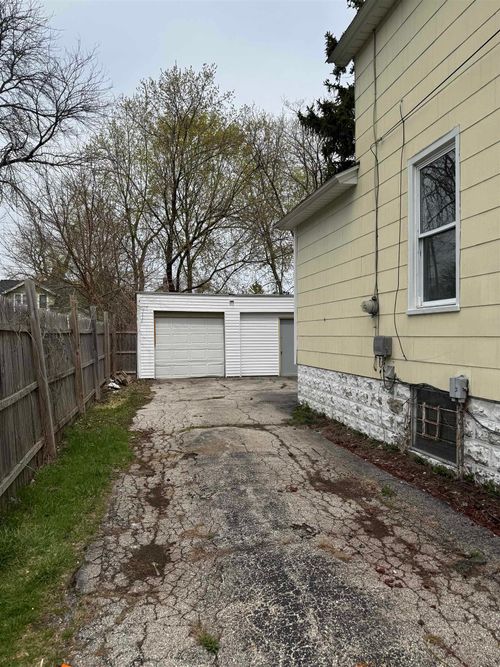 1514 Marquette St, Saginaw, MI, 48602-1731 | Card Image