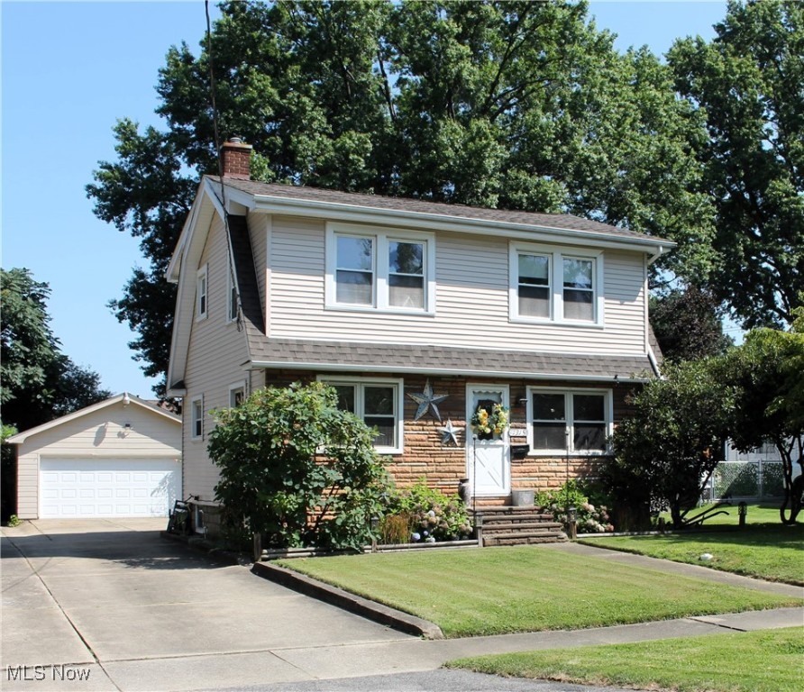 Hollywood St, Warren, OH 44483