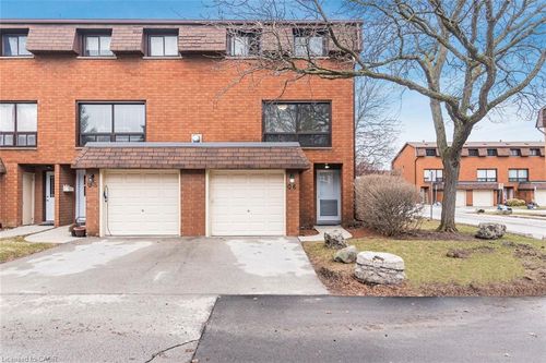 q6-444 Stone Church Rd W, Hamilton, ON, L9B1R1 | Card Image