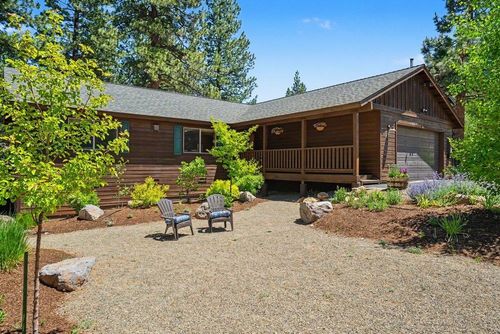 10711 Chicwick Reach, Truckee, CA, 96161-1208 | Card Image