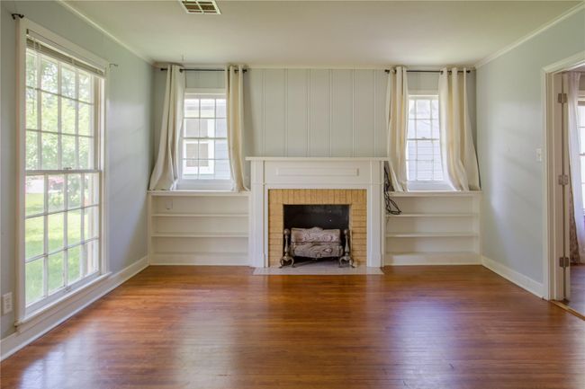711 E Sixth St, House other with 3 bedrooms, 2 bathrooms and 3 parking in Brenham TX | Image 5