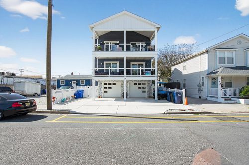 200-110 W Youngs Ave, Wildwood, NJ, 08260-1849 | Card Image