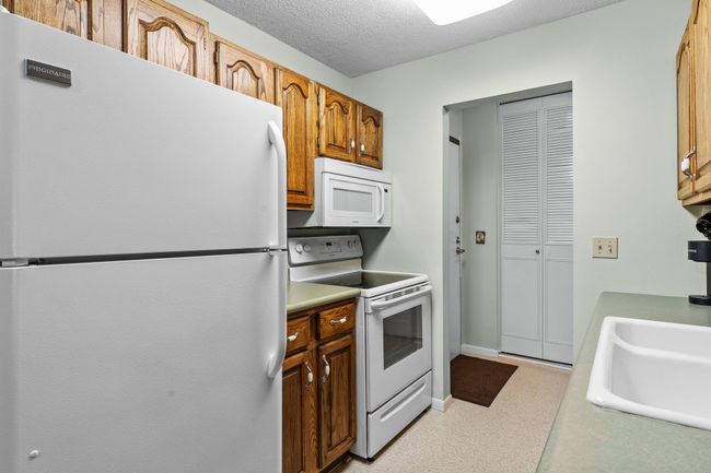 APT-310 - 183 Little Canada Rd E, Condo with 2 bedrooms, 1 bathrooms and null parking in Little Canada MN | Image 7