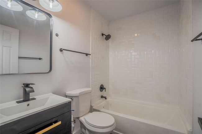 3570 Briar Dr, House other with 3 bedrooms, 2 bathrooms and 2 parking in Lithia springs GA | Image 6