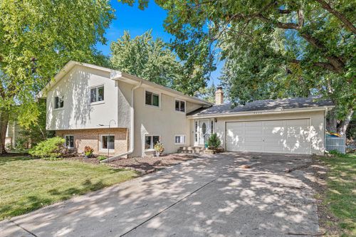 9330 45th Ave N, New Hope, MN, 55428-4712 | Card Image