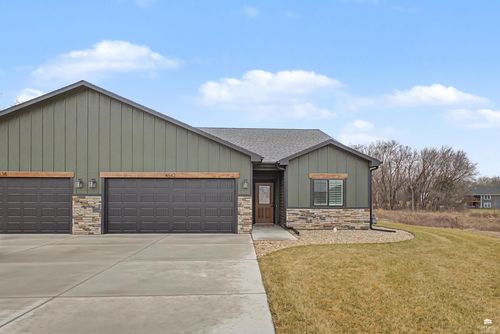 4642 Pierce Dr, Manhattan, KS, 66502-4930 | Card Image