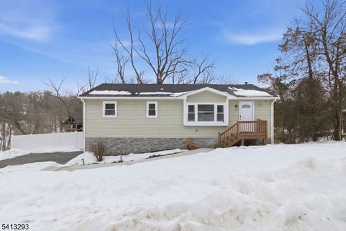 3 Gardenia Rd, Glenwood, NJ, 07418-1924 | Card Image