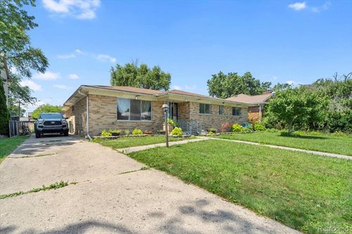 24245 Rosebud Ave, Eastpointe, MI, 48021-1115 | Card Image