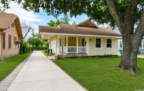 1932 W Huisache Ave, San Antonio, TX, 78201-4945 | Card Image