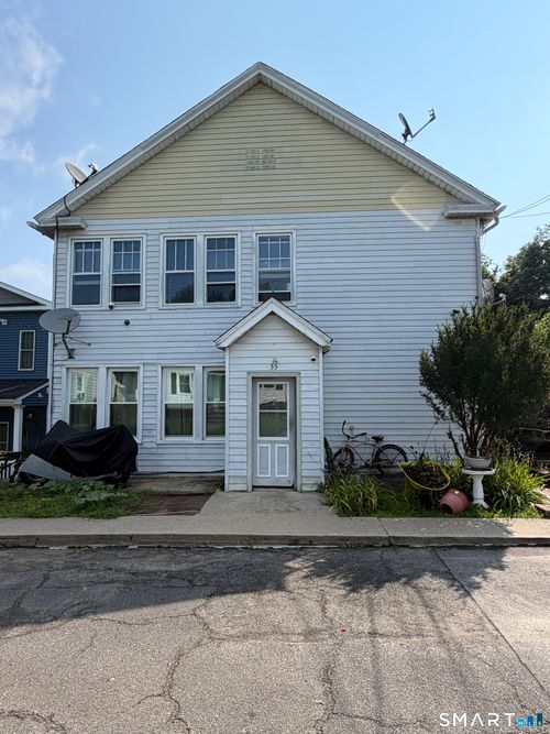 33 Vista Pl, Waterbury, CT, 06708-4291 | Card Image