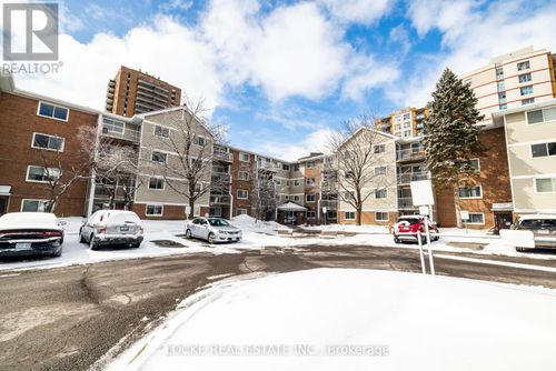 105-250 Brittany Dr, Ottawa, ON, K1K4M1 | Card Image